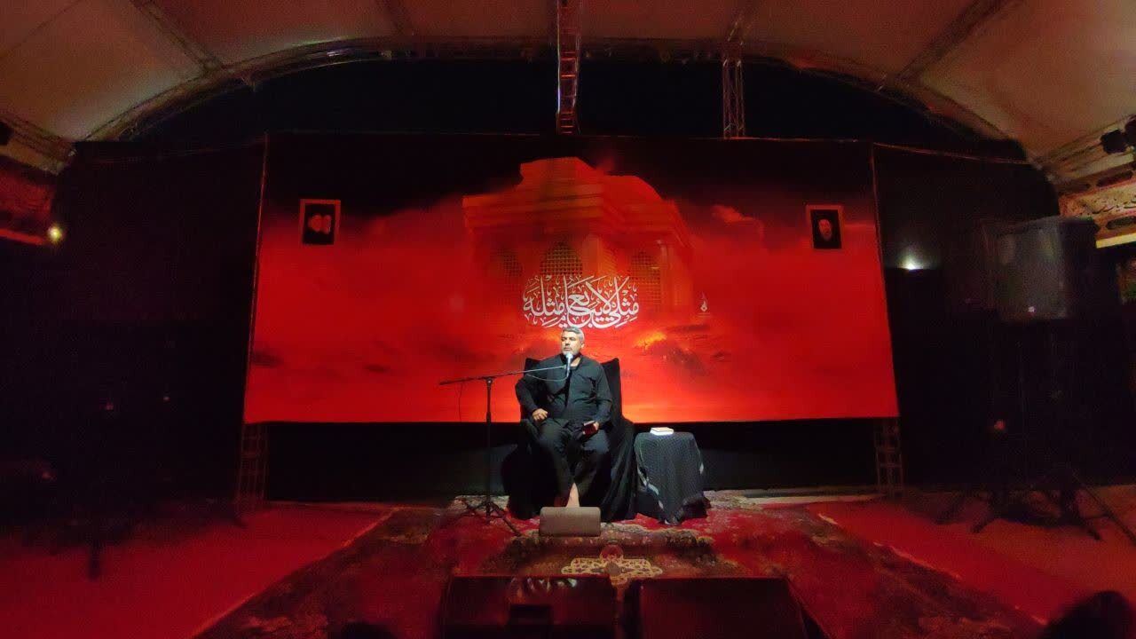 اجتماع شبانه زائران صالحآبادی در کربلا