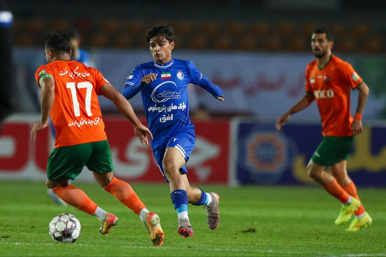 بازیکنان جوان در تمرین استقلال و پرسپولیس
