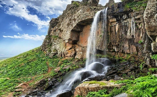کاخ سردار امجد تالش