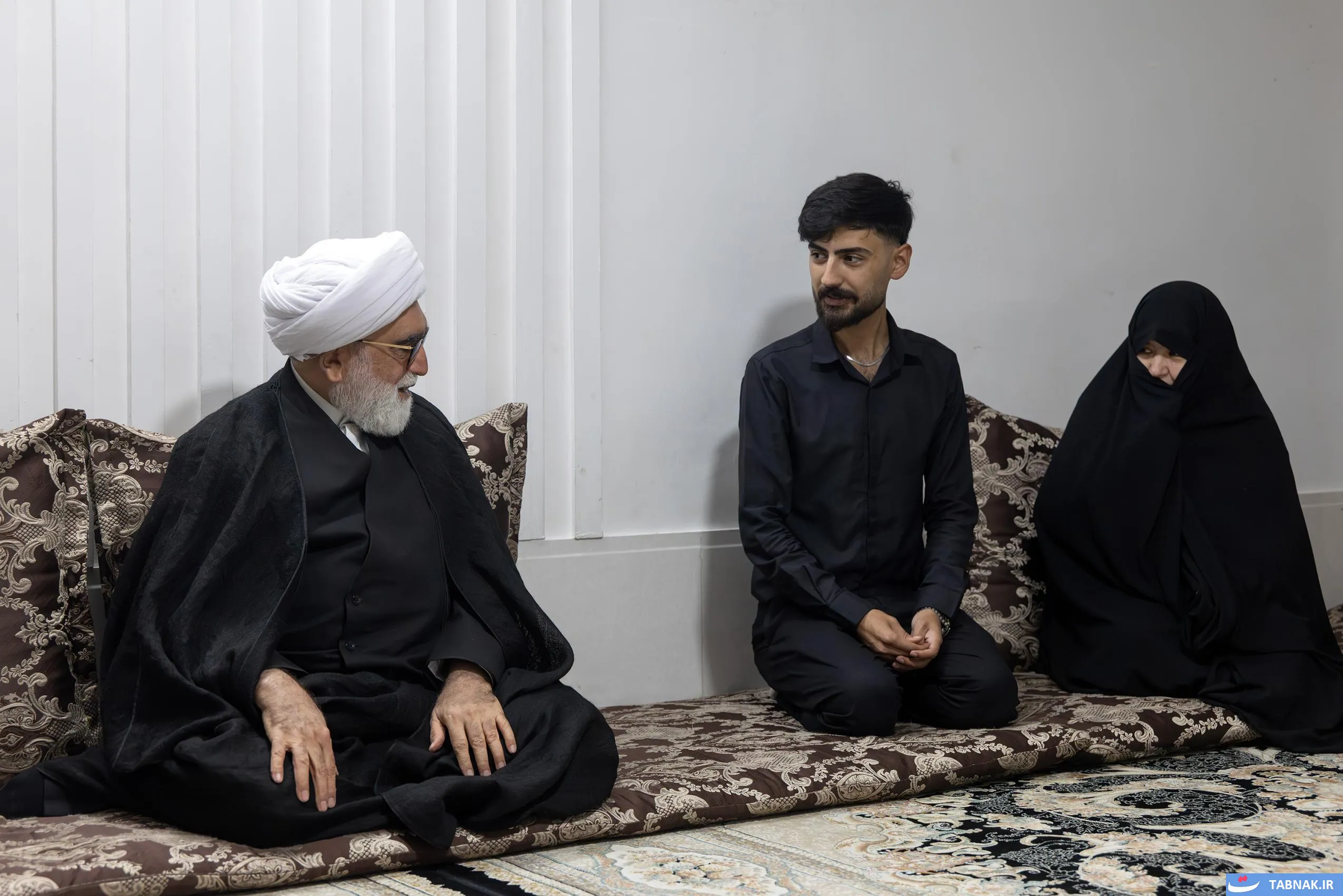 دیدار صمیمی با خانواده شهید مدافع حرم