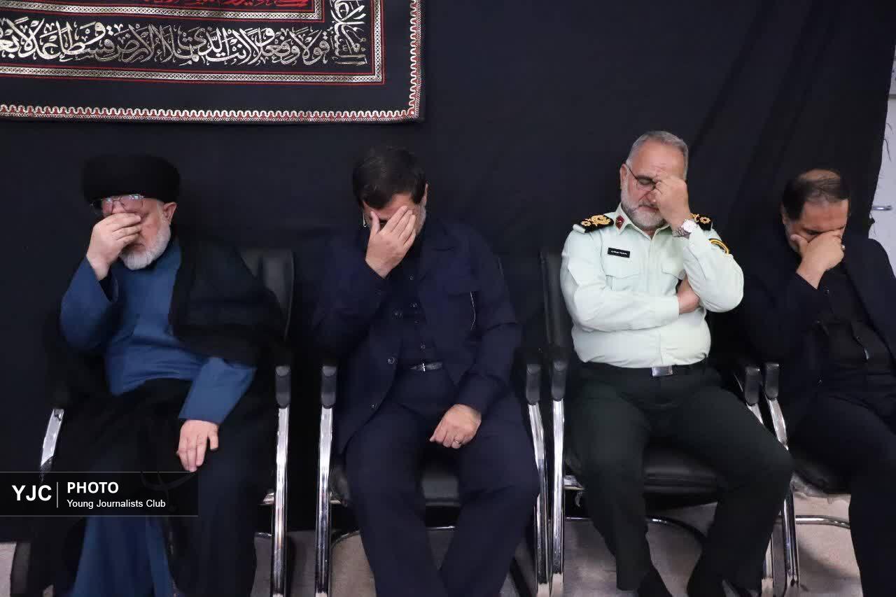نوحهخوانی در مراسم عزاداری ۲۸ صفر در بیت مراجع تقلید