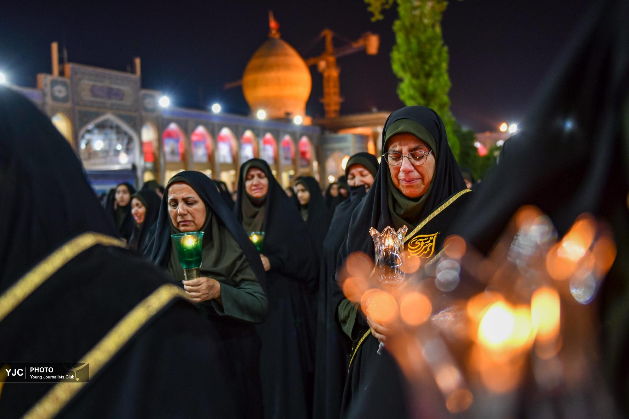سوگواری شام غریبان امام رضا در حرم شاهچراغ