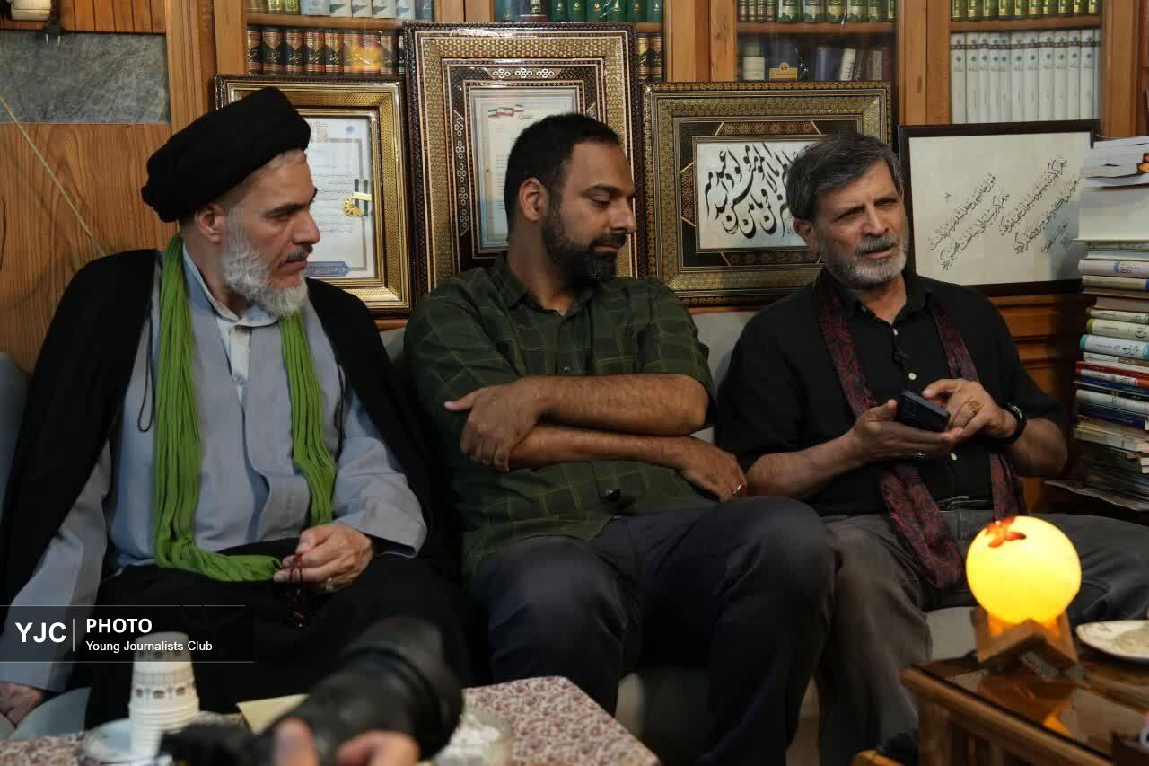حضور شاعران و هنرمندان در آیین تجلیل قم
