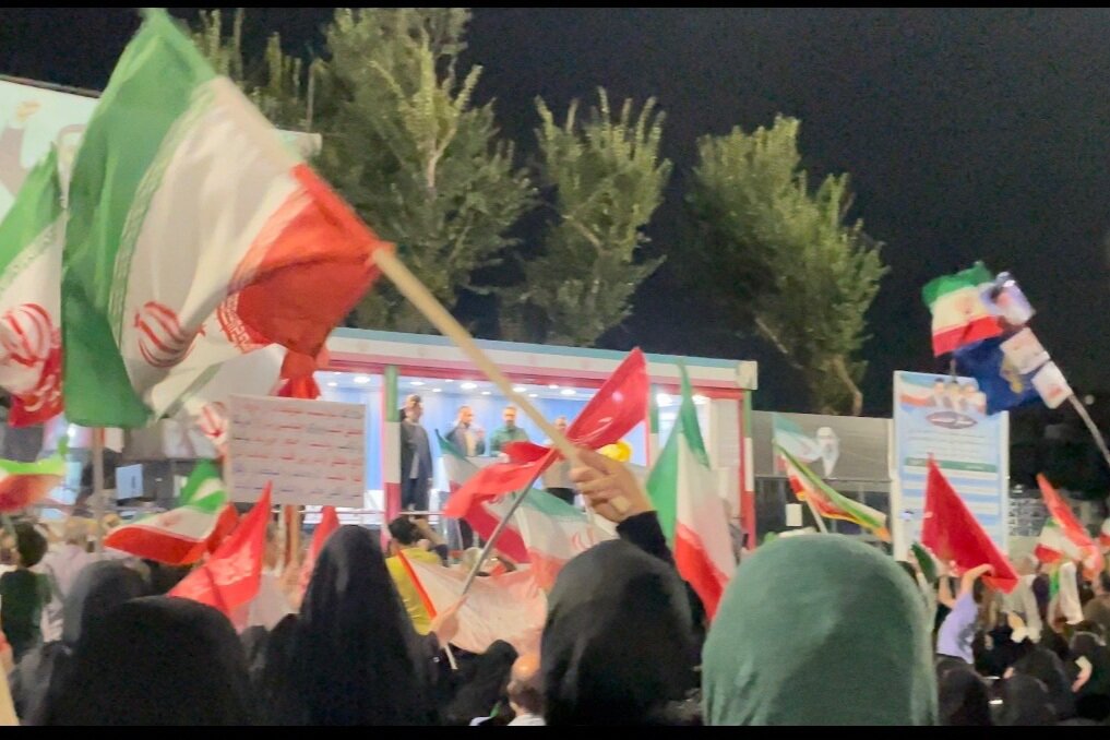 اجتماع شبانه مردم تبریز در شبهای اقتدار ایران