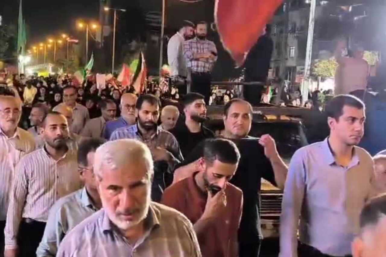 مراسم حمایت مردم نکا از رزمندگان اسلام