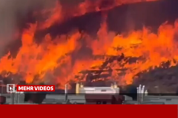 شعله‌های آتش در پارک کولسرولا نزدیک بارسلونا
