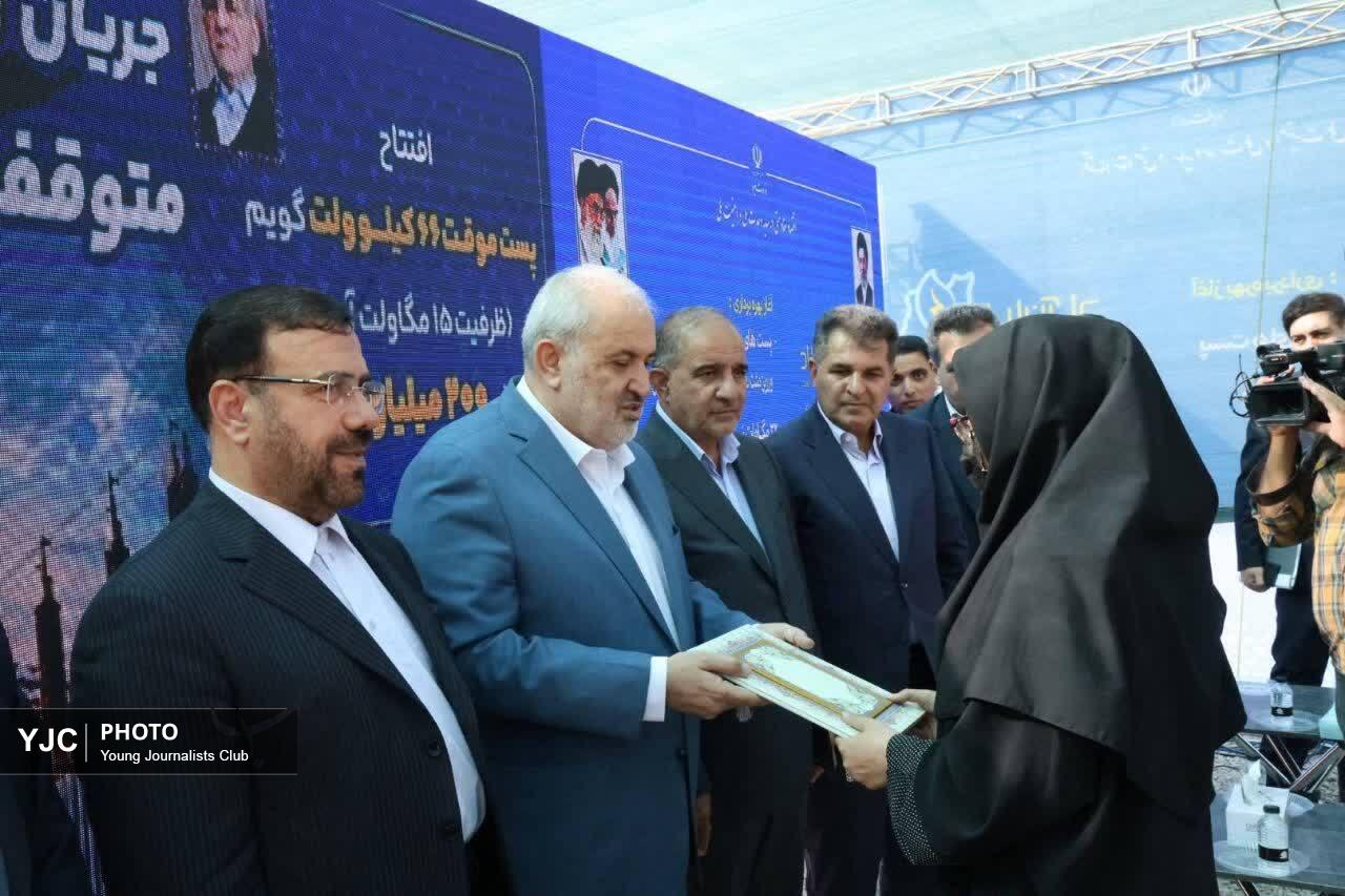 وزیر نیرو در مراسم بهرهبرداری از طرحهای برق فارس