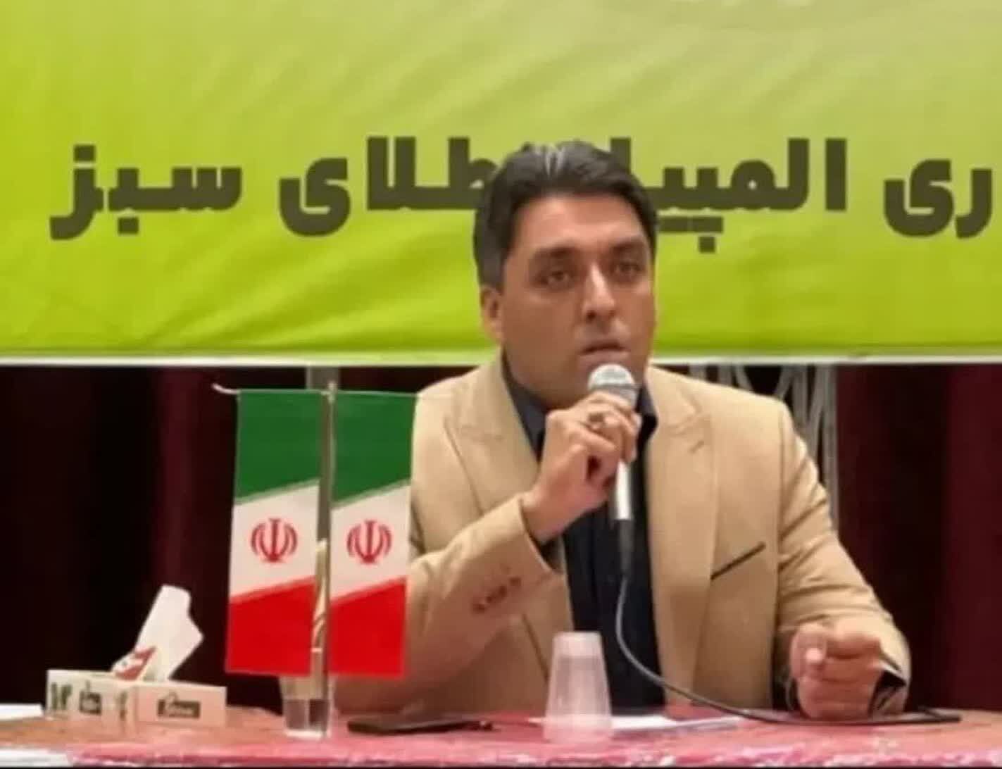 تیم وزنهبرداری بزرگسالان کرمان روی سکوی قهرمانی کشور